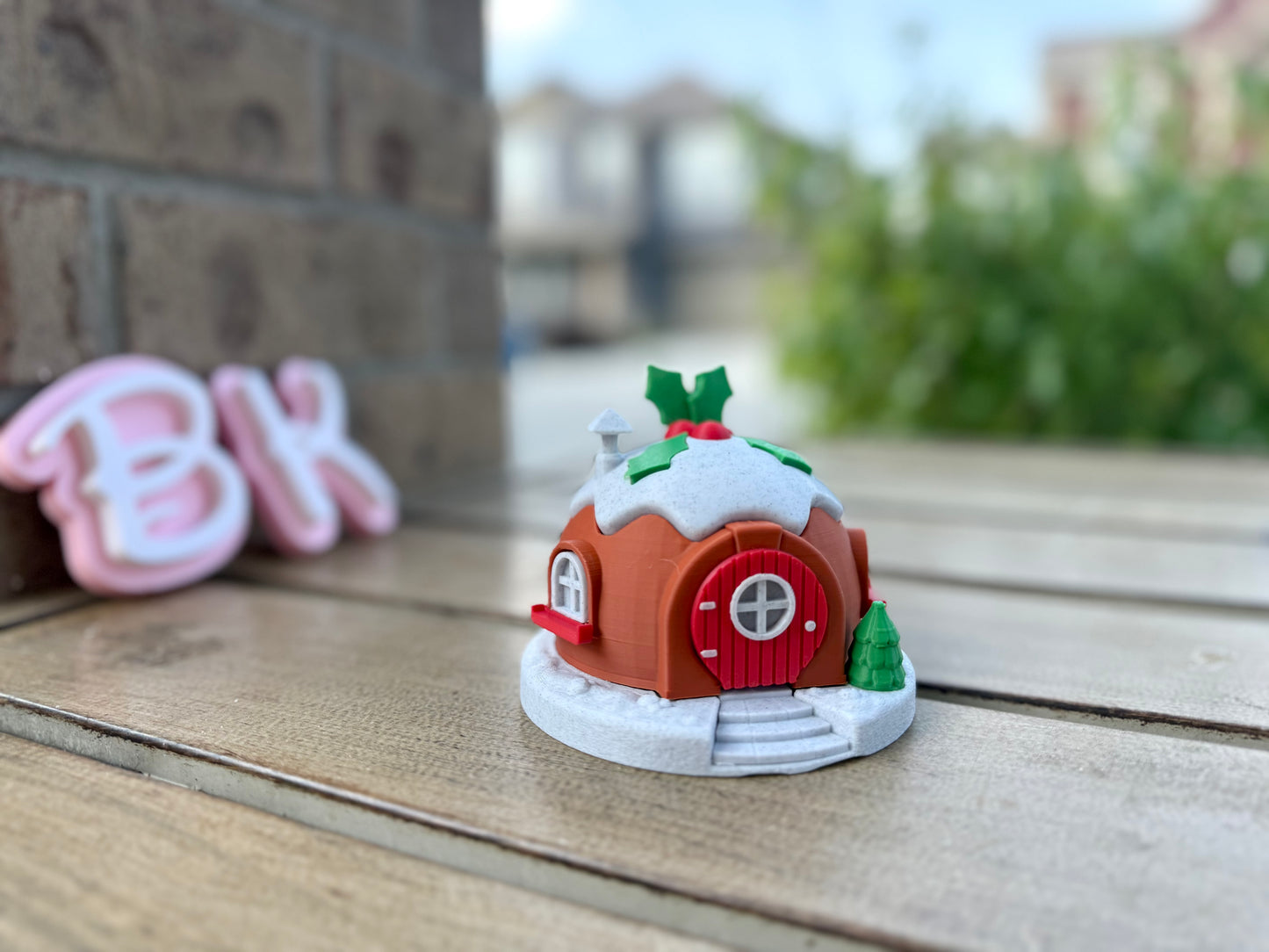 Enchanting Cinnamon Roll Fairy House Tea Light Holder - Festive Christmas Fruit Cake Decoration