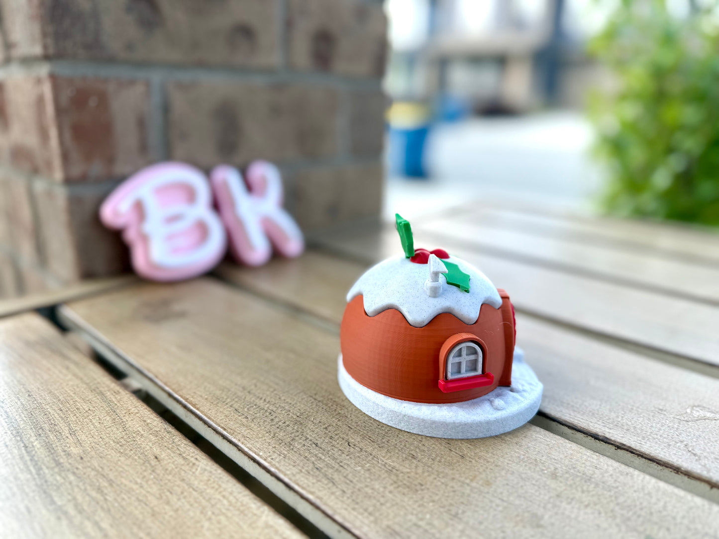 Enchanting Cinnamon Roll Fairy House Tea Light Holder - Festive Christmas Fruit Cake Decoration