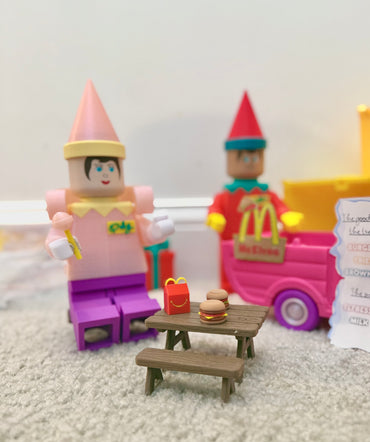 Custom Brick-Style 'Elf on Shelf'-inspired Buddy – 3D Printed & Fully Personalized