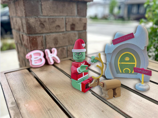 3D Printed Grinch & Max Brick-Style Lair Set – Complete Christmas Display